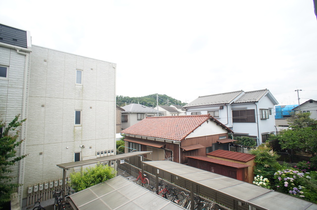 眺望　お部屋からの景色です！圧迫感がないので暮らしやすい♪