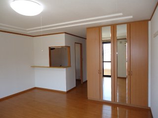 居室・リビング　室内