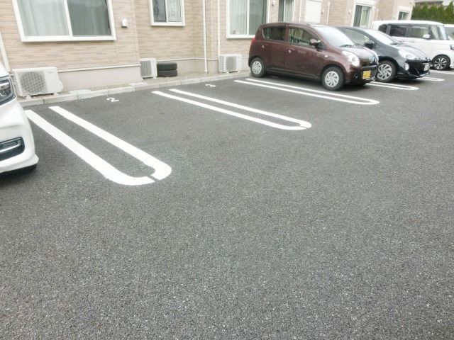 駐車場　敷地内駐車場ございます