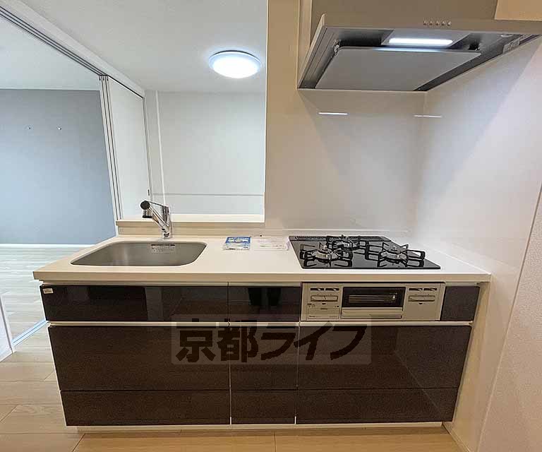 ジェルメ園部IIIのキッチン写真