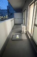 バルコニー　外からの目が気にならないバルコニーで洗濯物が干せます