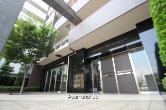 地下鉄御堂筋線 新大阪駅 徒歩9分 14階建 築19年の外観写真