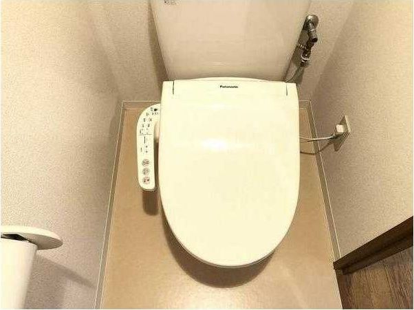 トイレ　清潔感のあるトイレですね。