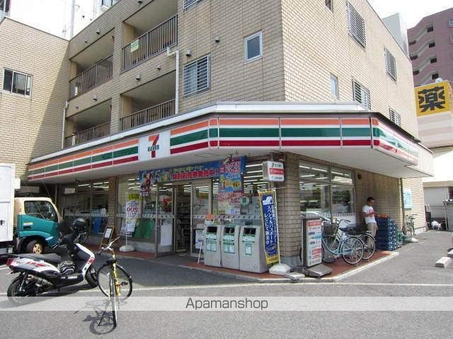 コンビニ　セブンイレブン（コンビニ）まで304m