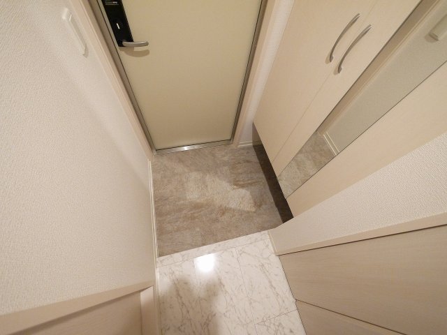 玄関　シンプルで使いやすい玄関です