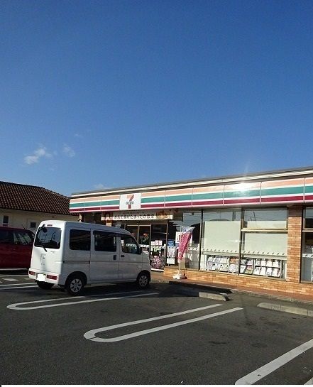 コンビニ　セブンイレブン（コンビニ）まで600m