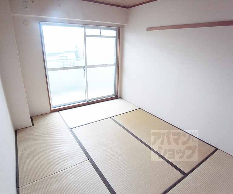 ドメーヌ伏見の居間写真