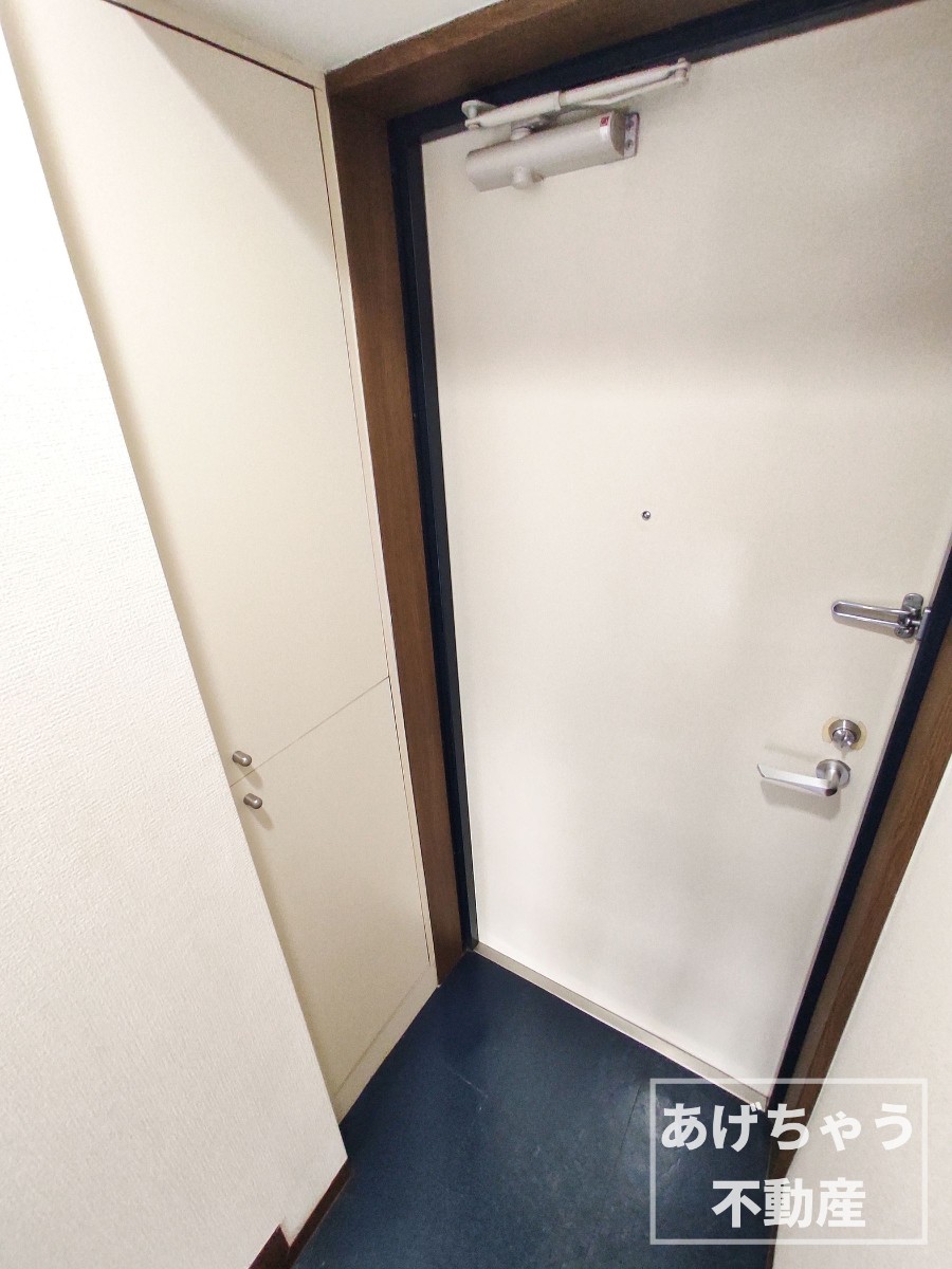 東京メトロ丸ノ内線 西新宿駅 徒歩3分 8階建 築29年の玄関写真