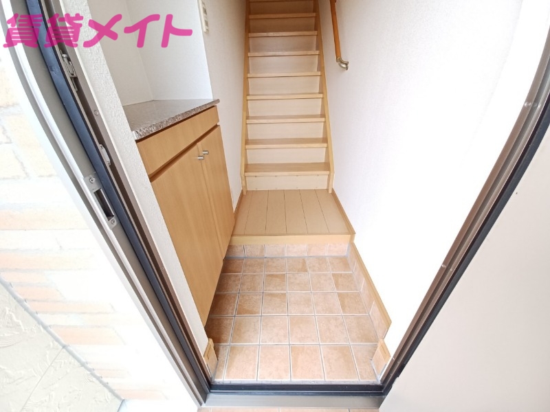玄関　同型参考写真