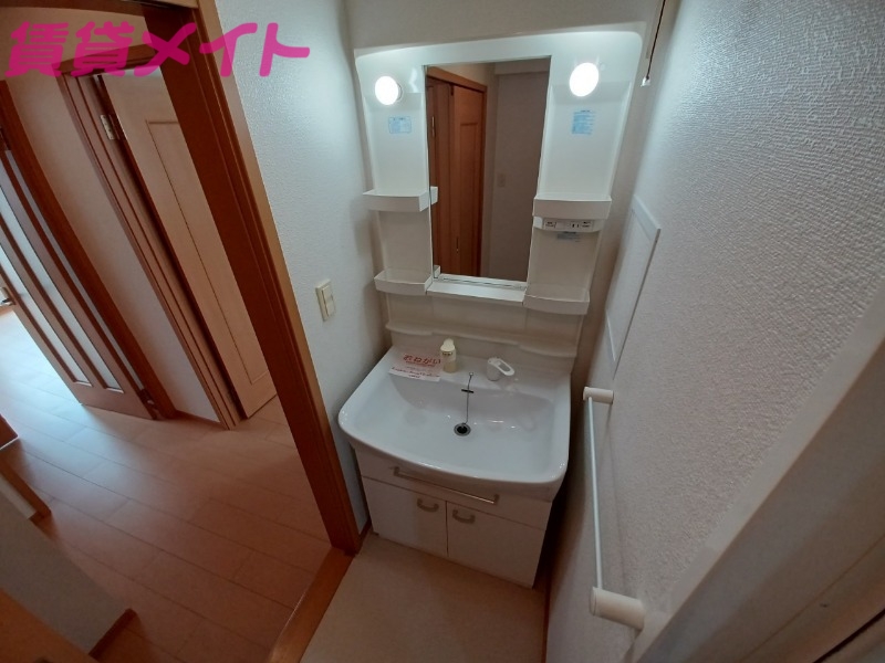 洗面設備　同型参考写真