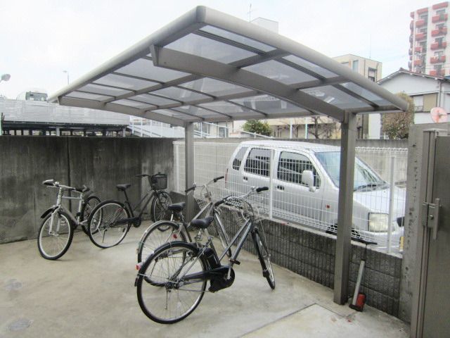 その他共有部分　★屋根付き駐輪場です★