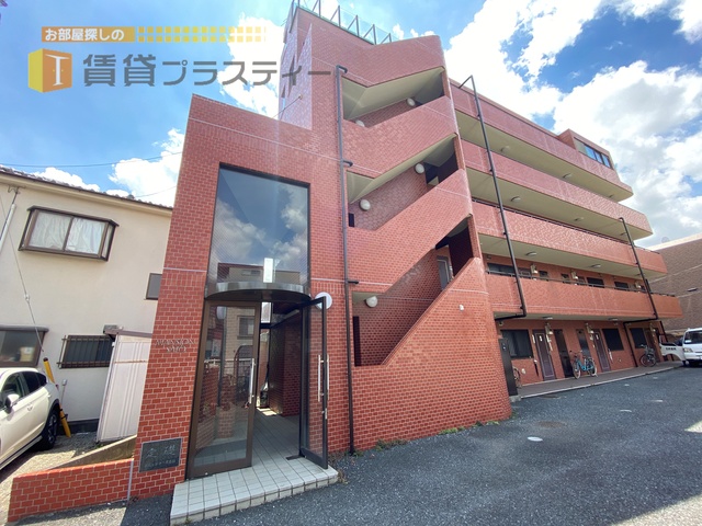 建物外観　落ち着いた色合いの外観が目印です。