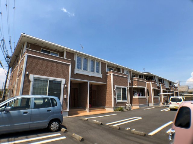 建物外観　国道10号線へのアクセス良好、南向きで日当たり良好