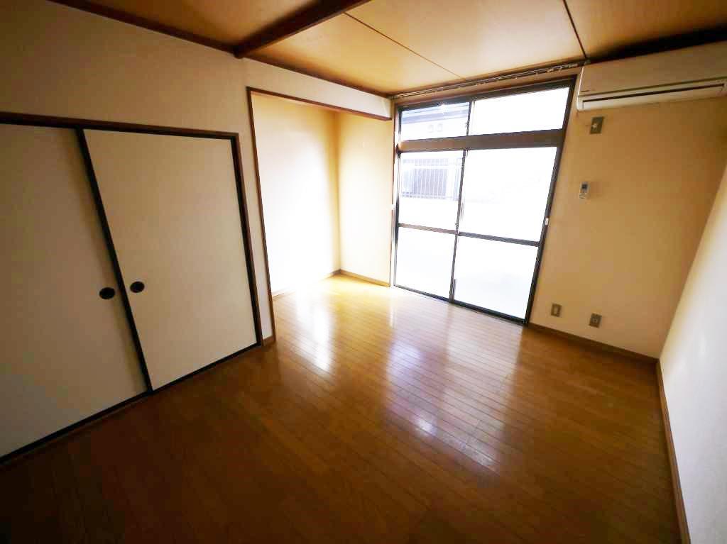 コーポ泉崎の居間写真