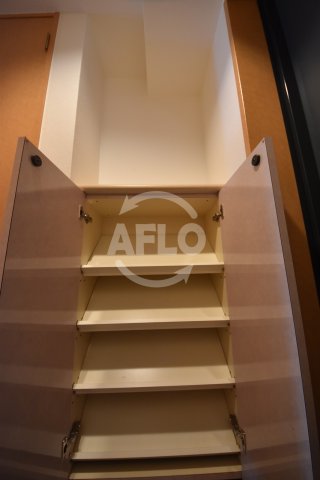 収納　レジディア天神橋　シューズボックス