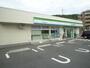 コンビニ　ファミリーマート横須賀三春町店（コンビニ）まで290m