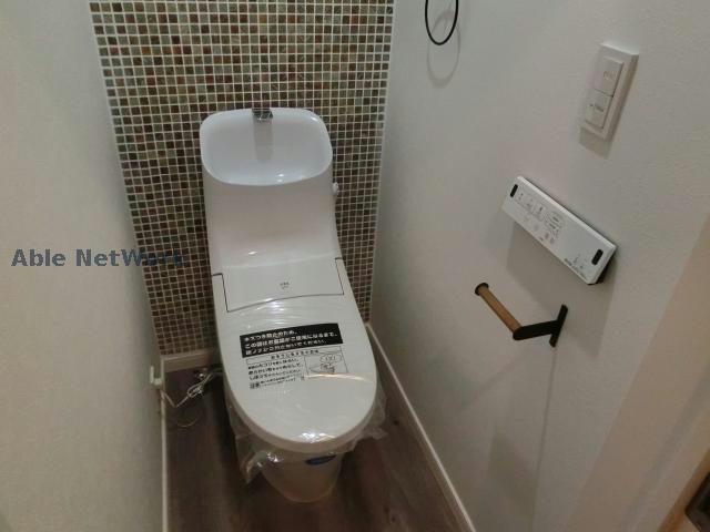 トイレ　温水洗浄便座