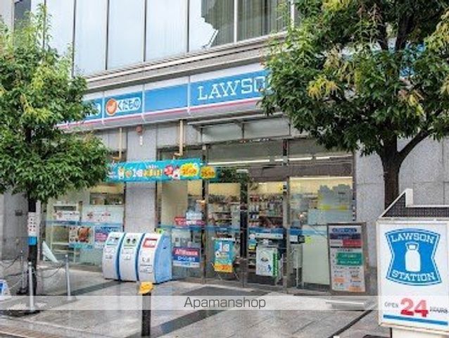 コンビニ　ローソン白金高輪駅前店（コンビニ）まで335m