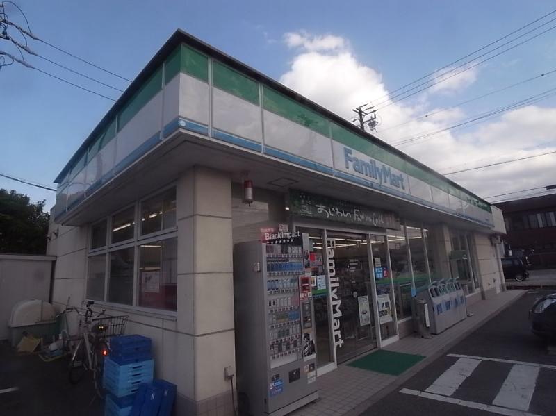 コンビニ　ファミリーマート 中村草薙町店（コンビニ）まで44m