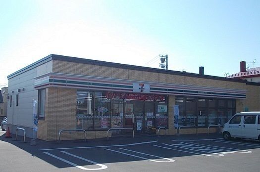コンビニ　セブンイレブン神居３条店（コンビニ）まで290m