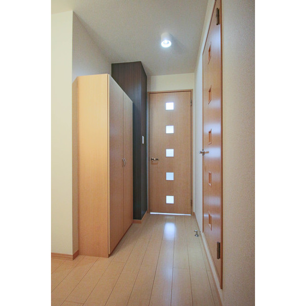 玄関　同じ建物の別のお部屋