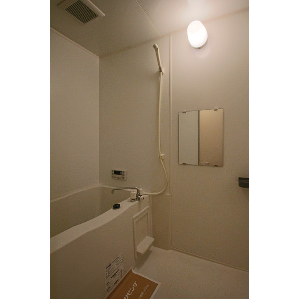 バス・シャワールーム　同じ建物の別のお部屋