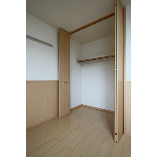 収納　同じ建物の別のお部屋