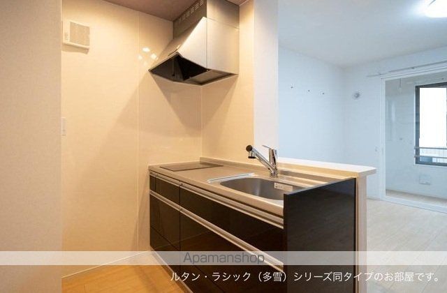 秋田新幹線 秋田駅 バス乗車時間：14分 最寄りバス停で下車 徒歩7分 2階建 新築のキッチン写真