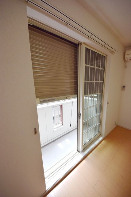 その他　★防犯シャッター付き★