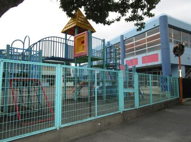 幼稚園・保育園　小鮎幼稚園（幼稚園・保育園）まで489m