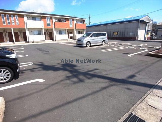 駐車場　駐車場