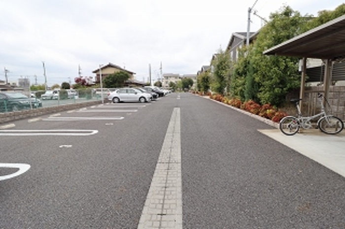駐車場　駐車場