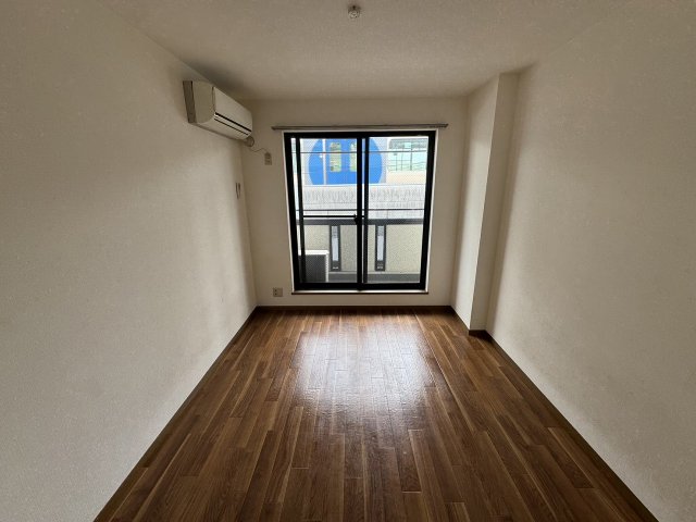 居室・リビング　この写真は同マンションの他のお部屋のものです
