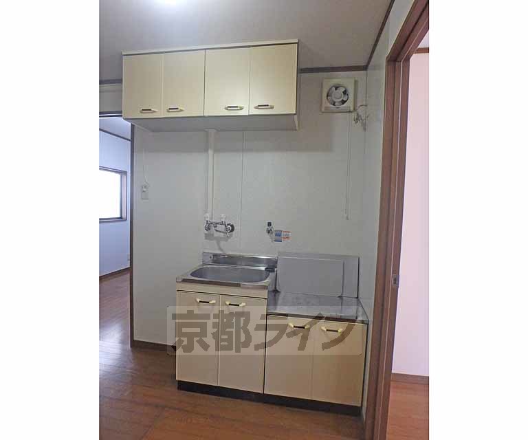キッチン　収納たっぷりのキッチンです。