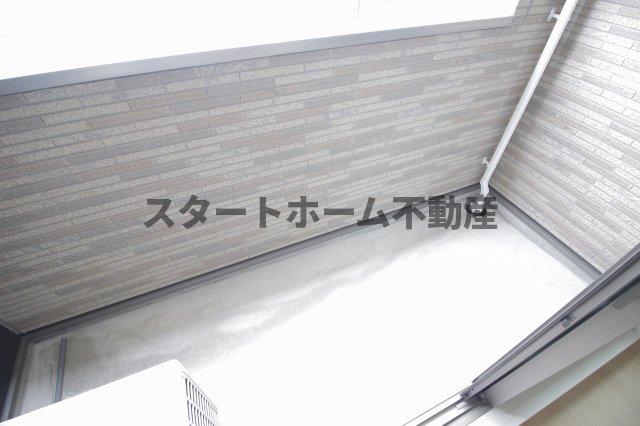 バルコニー　開放的で明るい空間を演出してくれるバルコニーです