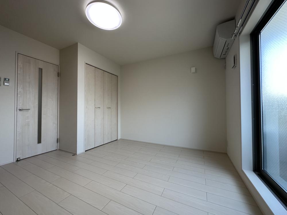 フジパレス阪急園田EAST5番館の居間写真