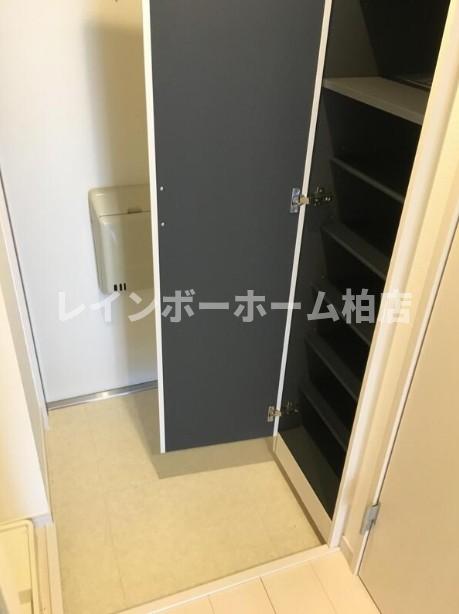 玄関　シューズボックスがあります