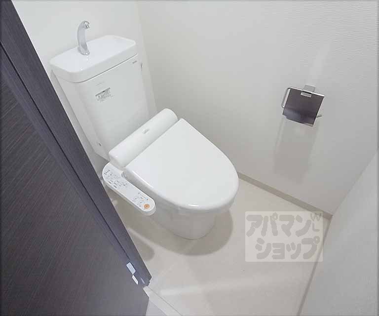 トイレ　ウォシュレット付きトイレです。