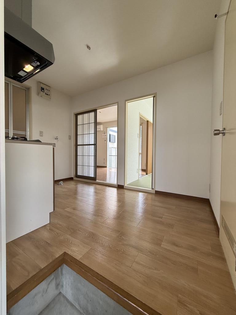 玄関　玄関から室内を見たアングル。