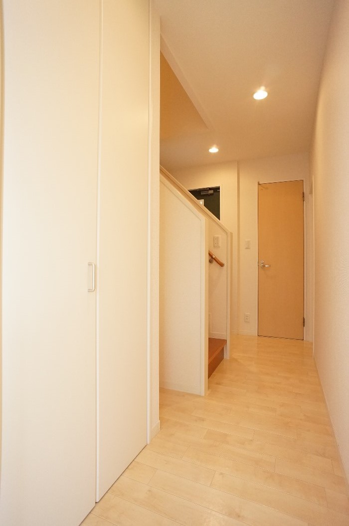 郵便局　逗子久木郵便局（郵便局）まで907m