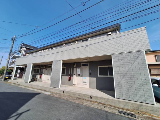 横須賀市長井のアパートの建物外観