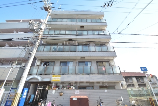 大阪市住之江区北島のマンションの建物外観