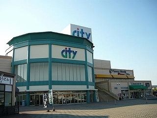 【宇土市境目町のアパートのショッピングセンター】