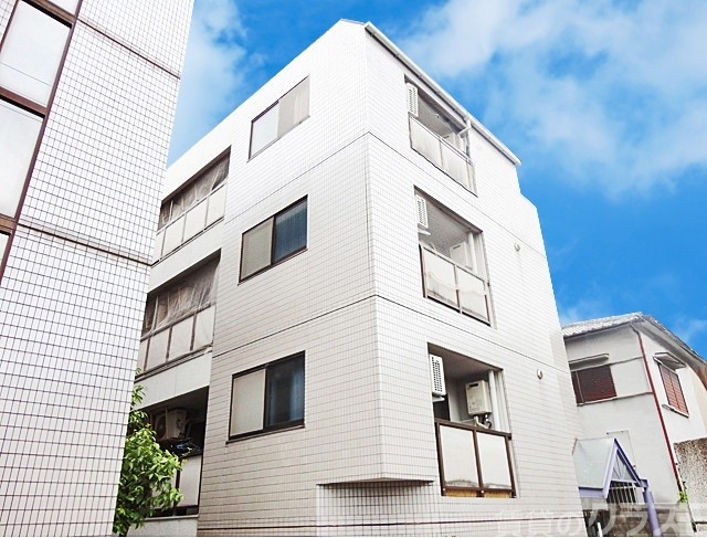 吹田市内本町のマンションの建物外観