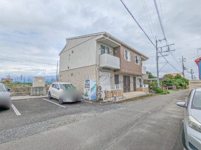 伊勢崎市昭和町のアパートの建物外観