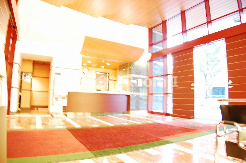 ロビー　落ち着いたロビーです
