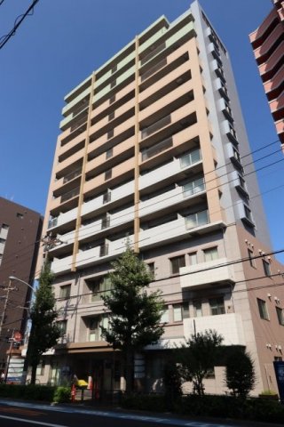 足立区綾瀬のマンションの建物外観