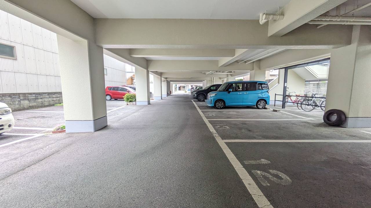 駐車場　駐車場