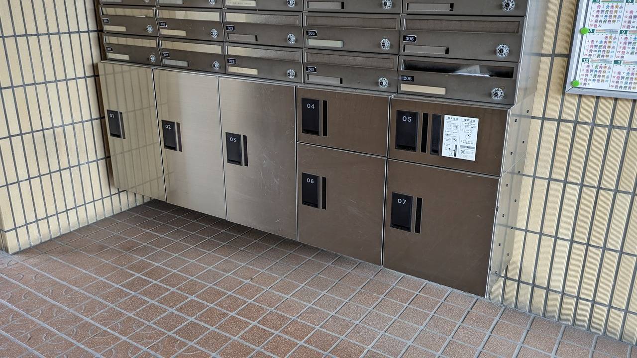 エントランス　宅配ボックス