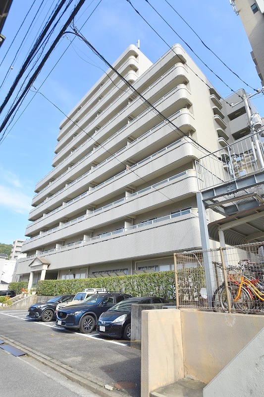 広島市西区己斐本町のマンションの建物外観